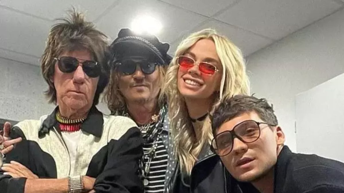 Johnny Depp’in yeni aşkı! Kendisinden 33 yaş küçük Rus model Yulia Vlasova ile aşk yaşamaya başladı!