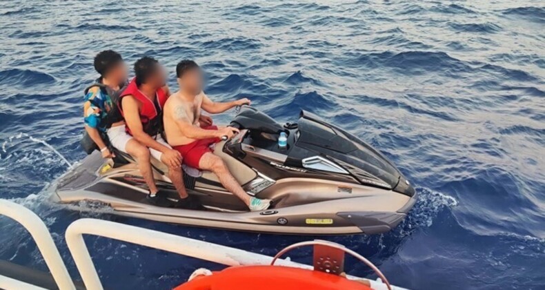 Kaçak göçmenler jet ski üzerinde yakalandı