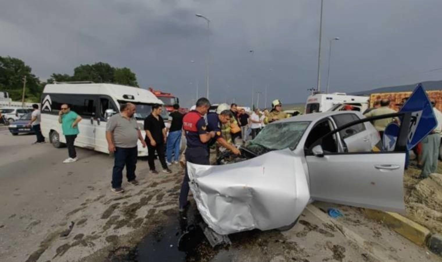 Karabük’te feci kaza: 2’si ağır 4 yaralı