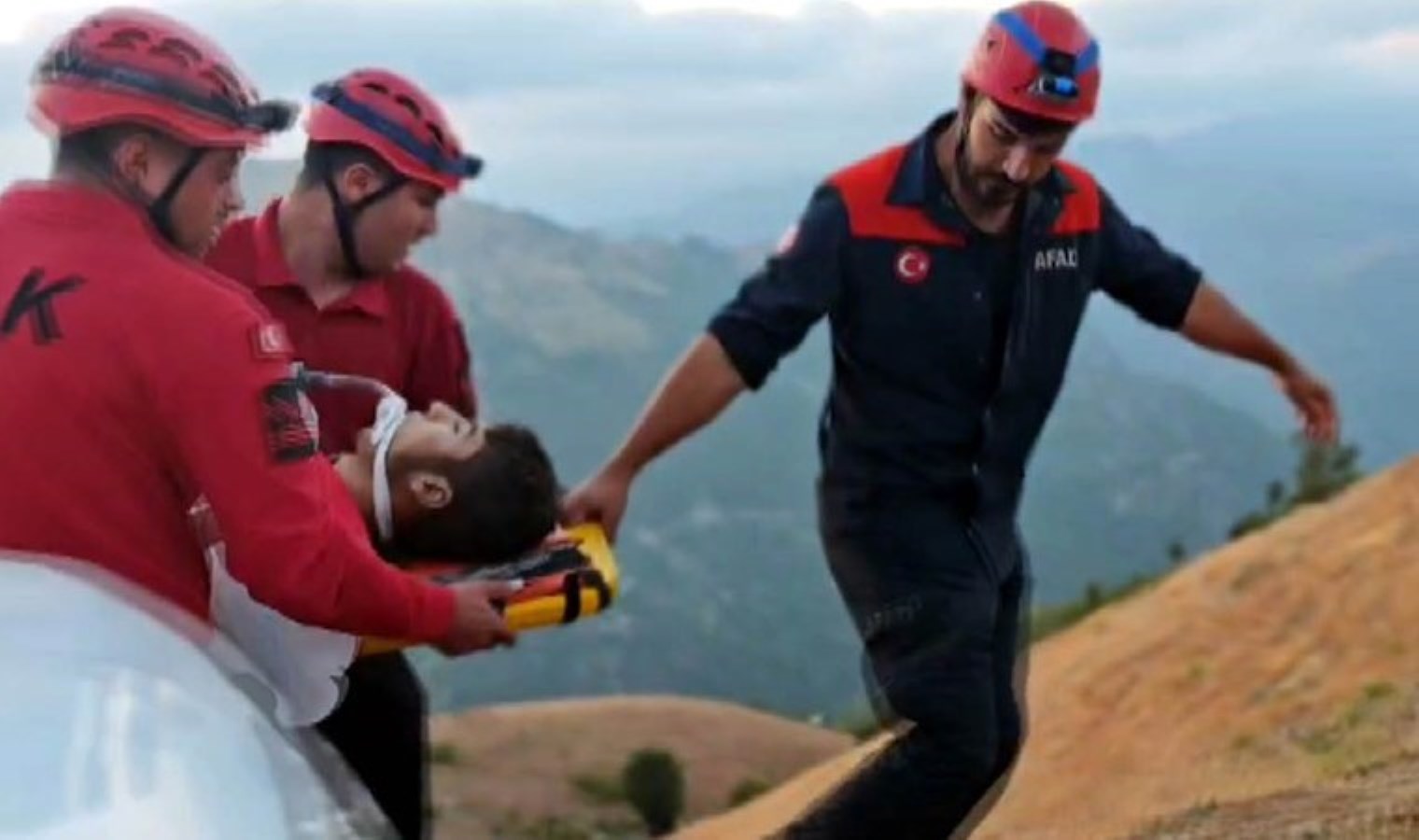 Kayalıklardan düşen 18 yaşındaki çoban hayatını kaybetti