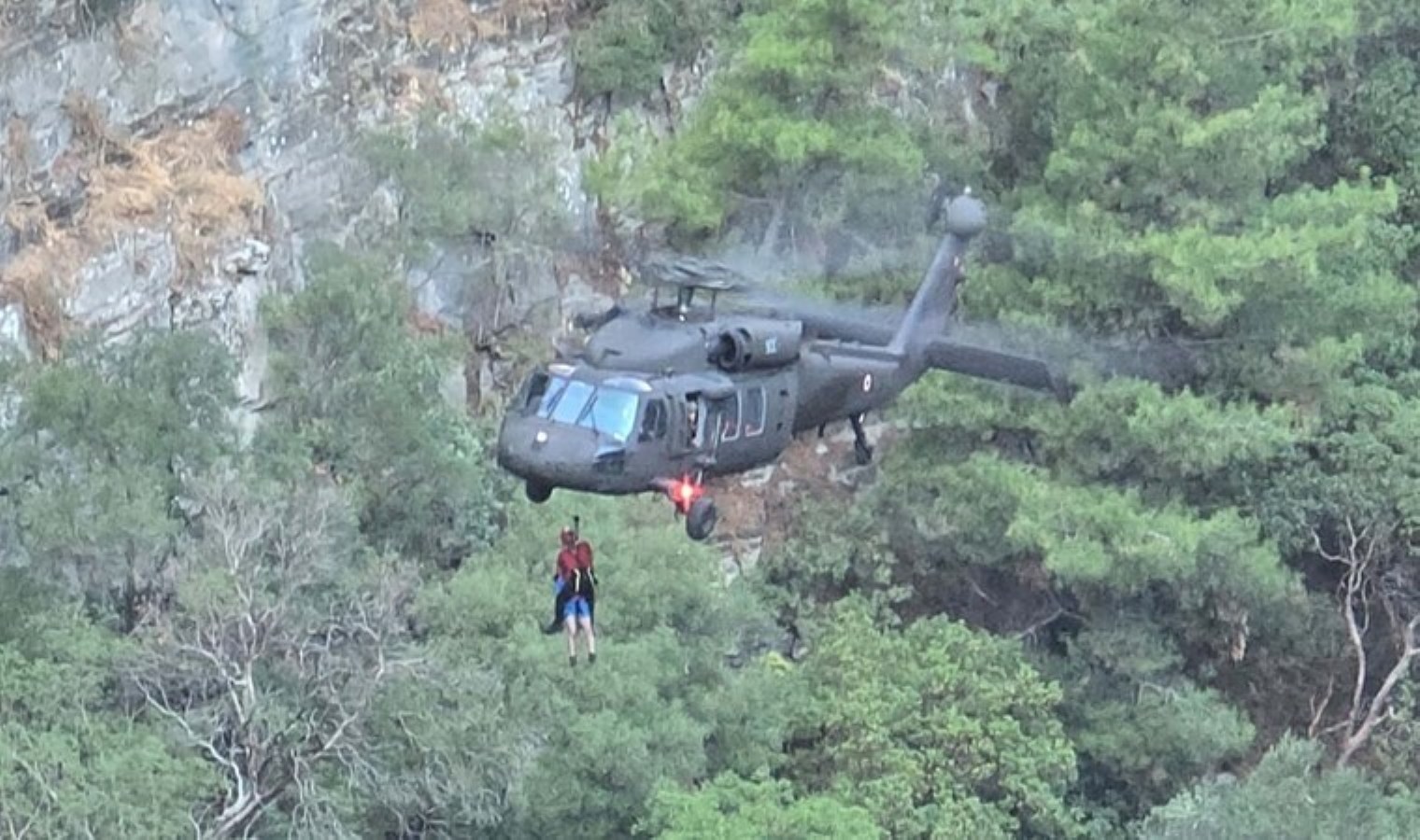 Kaz Dağları’nda mahsur kalan 10 kişi kurtarıldı