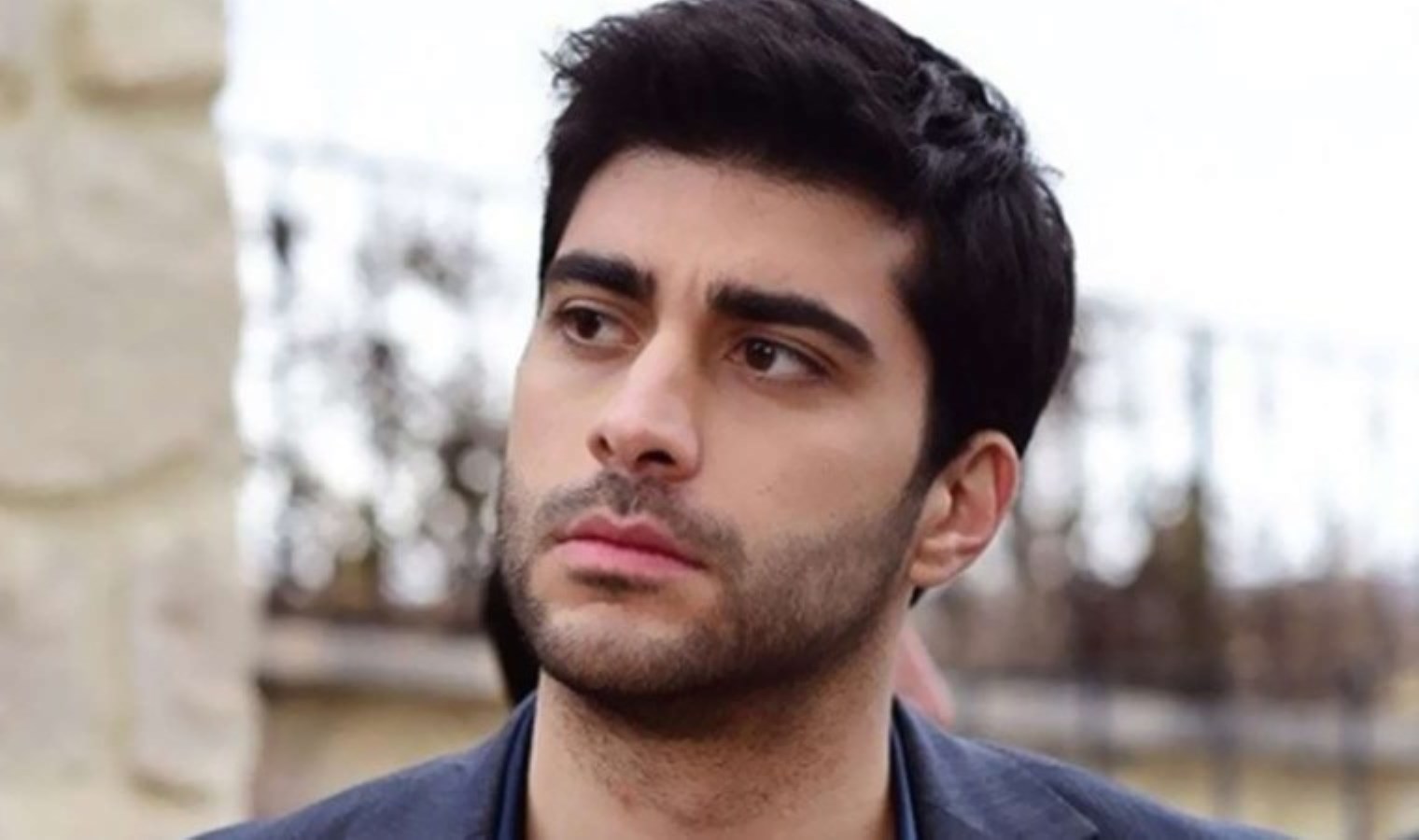 Kızılcık Şerbeti’nin Fatih’i Doğukan Güngör, Survivor yarışmacısı Aleyna Kalaycıoğlu ile plajda!