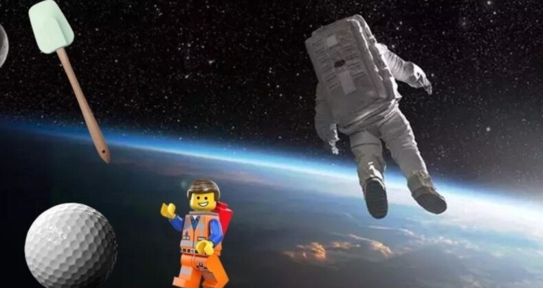 Legodan, spatulaya… Astronotlar tarafından uzayda bırakılan 7 tuhaf nesne