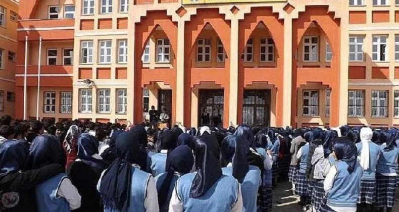 Meslek liselerini saf dışı bırakıp çocuk gelişimi de imam hatip konusu yapıldı