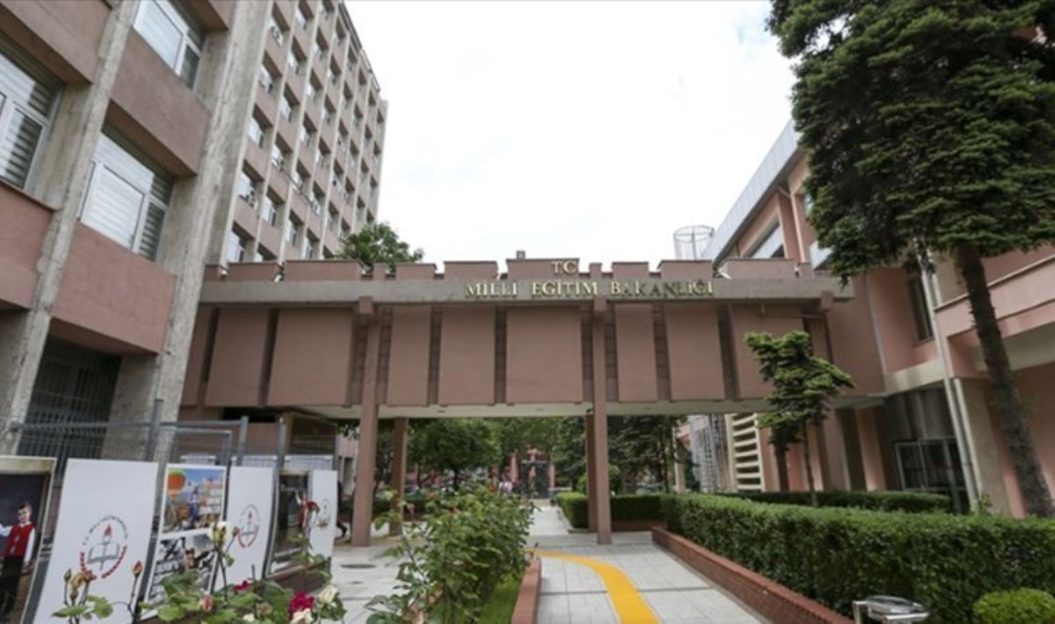 Milli Eğitim Akademisi’ne tepkiler sürüyor: ‘İktidara yakın öğretmen yetiştirme süreci’ başlayacak