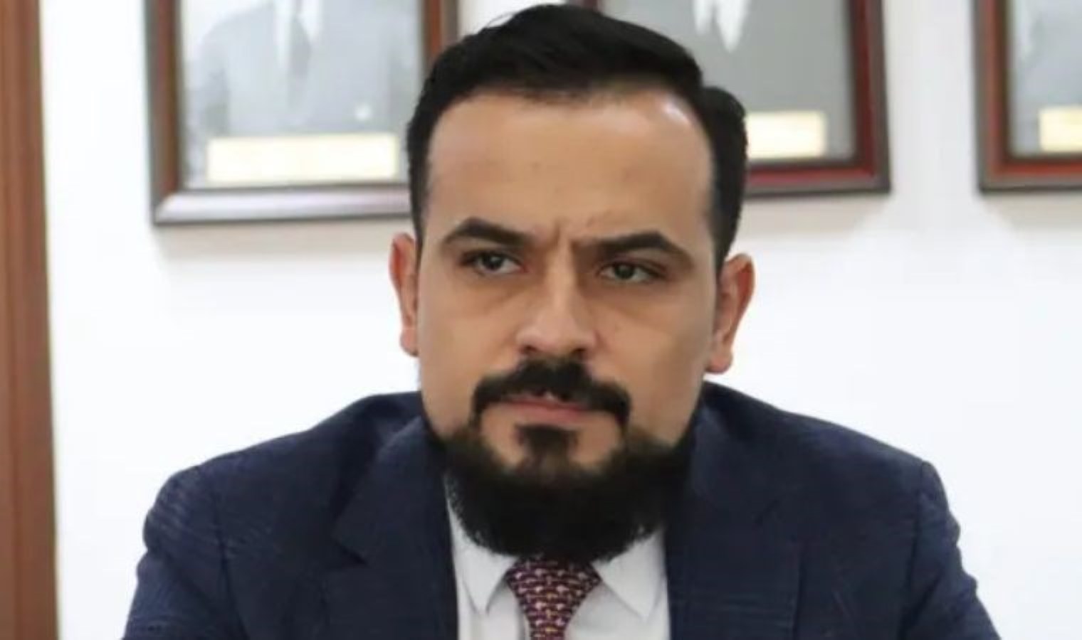 O ülkede akılalmaz olay… Başkentin polis istihbarat şefi silahlı saldırıda öldürüldü!