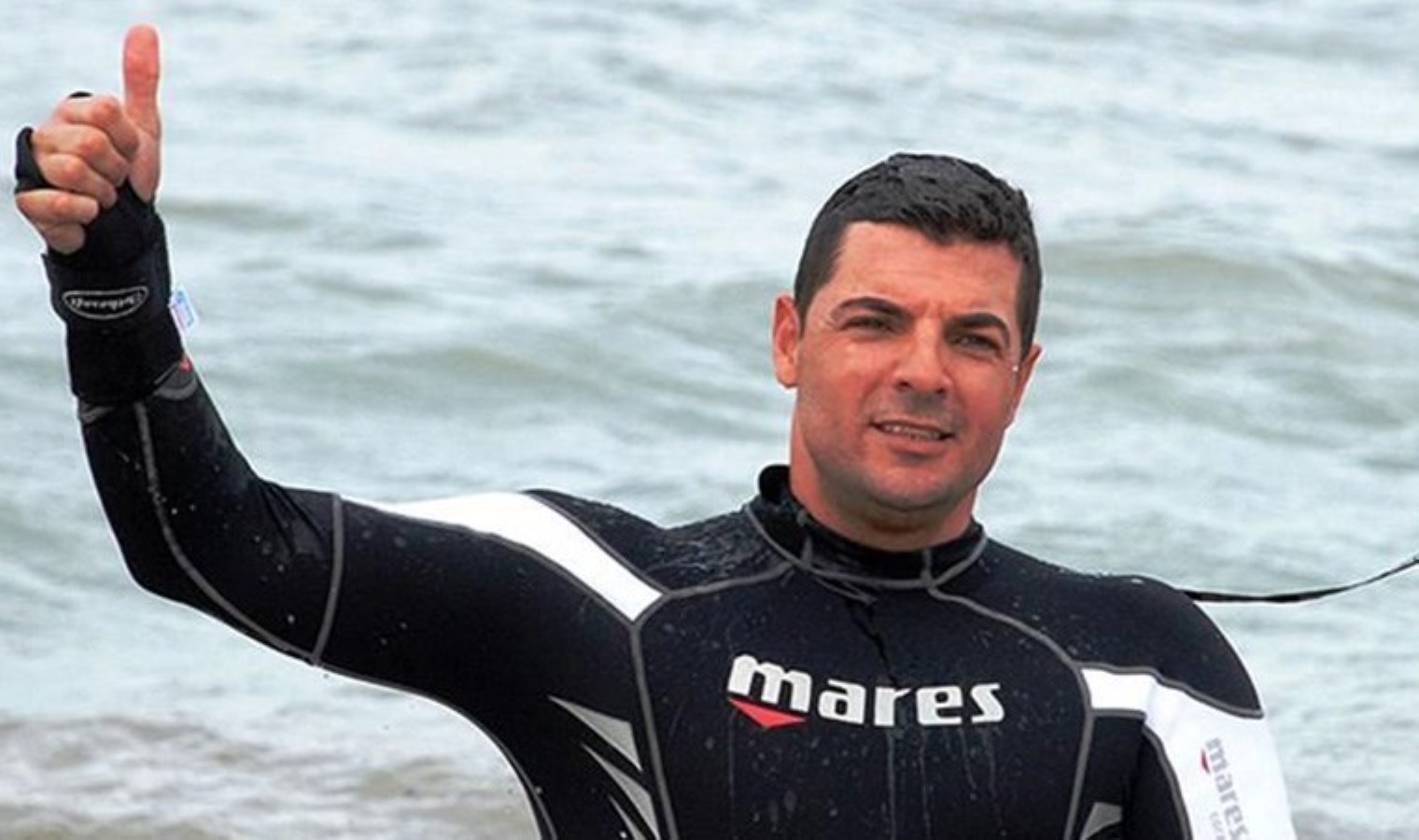 Önce rekor sonra açlık grevi: Milli yüzücüden ‘katliam yasası’na protesto!