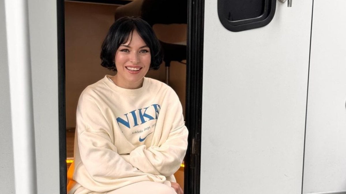 Oyuncu Ezgi Mola’dan samimi açıklamalar: “Zor bir çocukluk yaşadım”