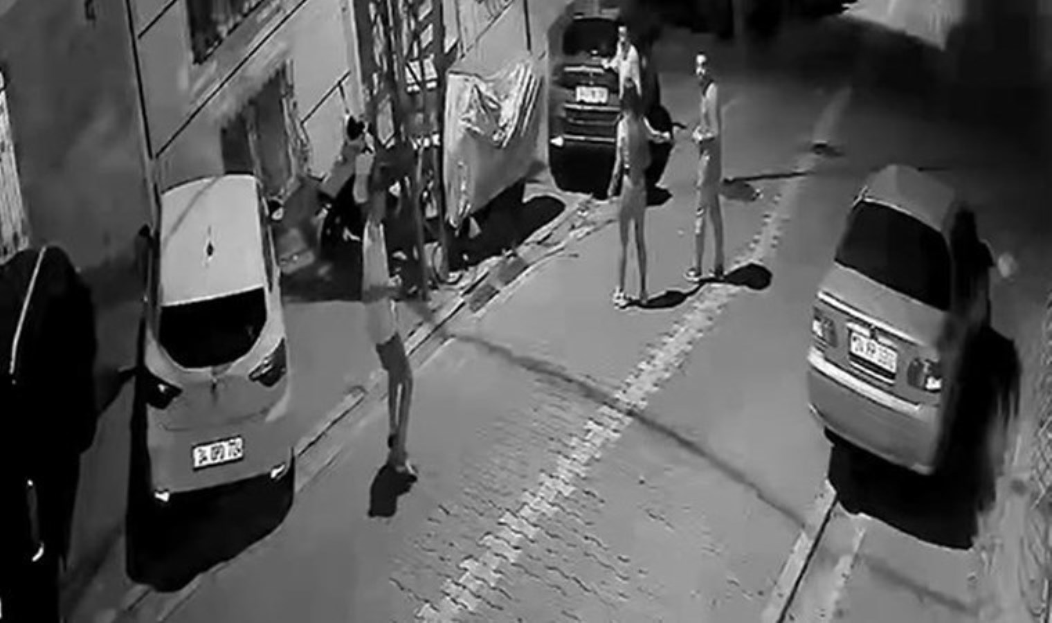 Park yeri tartışmasına damacanayla müdahale etti