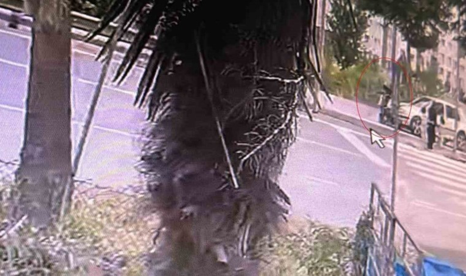 Sakarya’da feci kaza: Otomobil yaya geçidinde anne ve iki çocuğuna çarptı