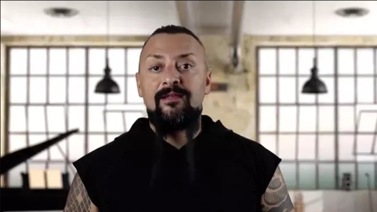 şarkıcı Hayko Cepkin konser saatini milli maç için değiştirdi