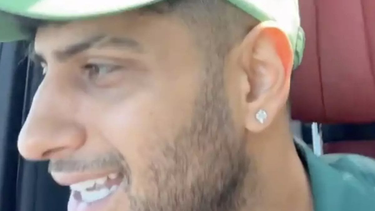 Şarkıcı Reynmen, ‘Renklensin’ şarkısının İslami versiyonunu söyledi! “Renklensin camilerimiz”