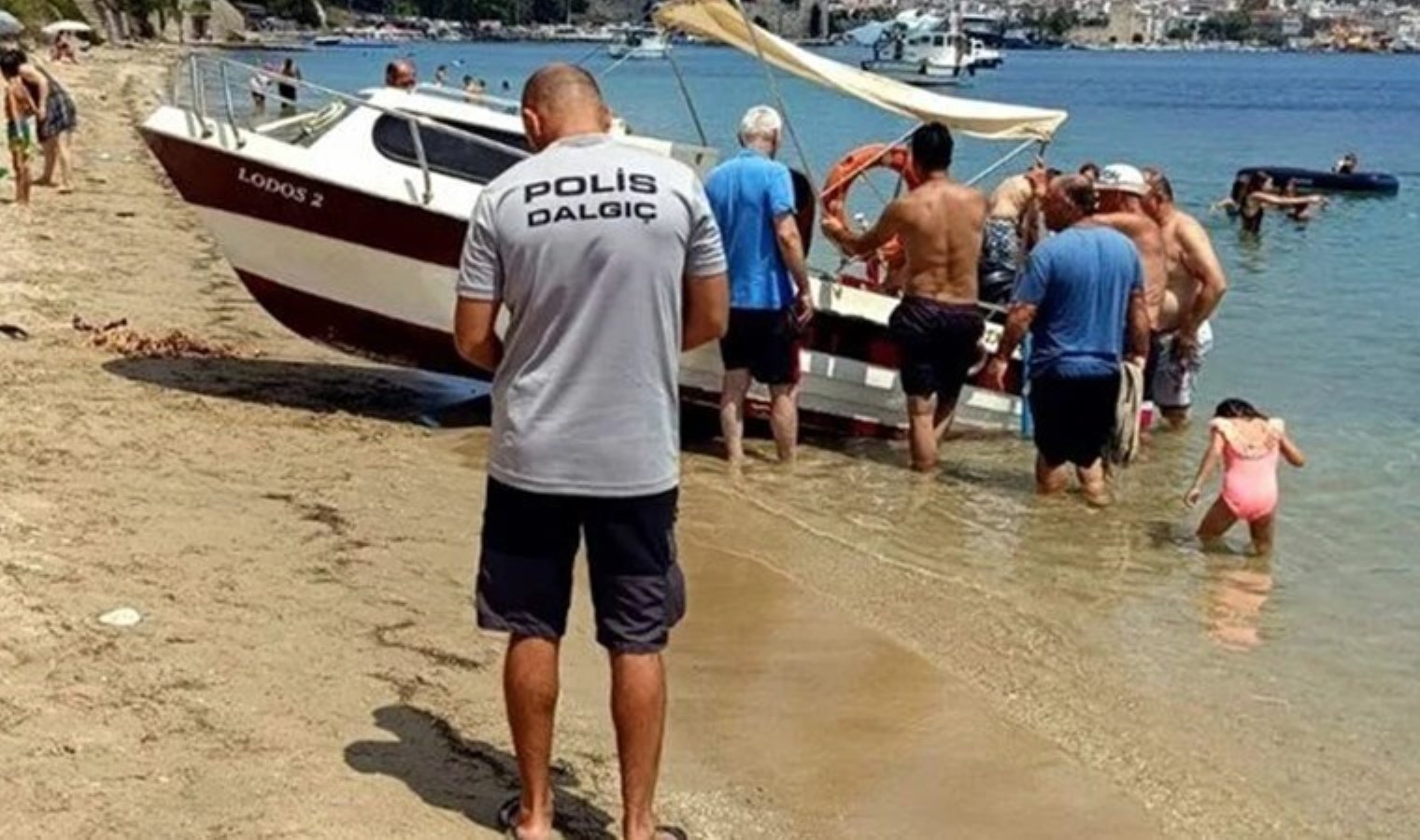 Sinop’ta tekne alabora oldu: 6 kişilik aile kurtarıldı