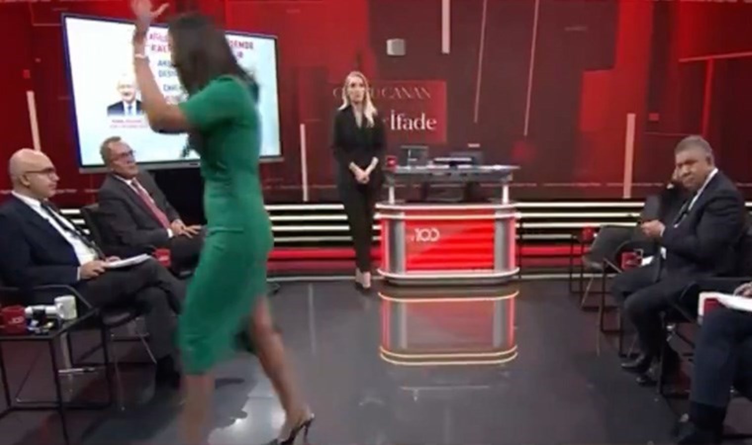 Stüdyoda gergin anlar… Buket Aydın canlı yayını terk etti