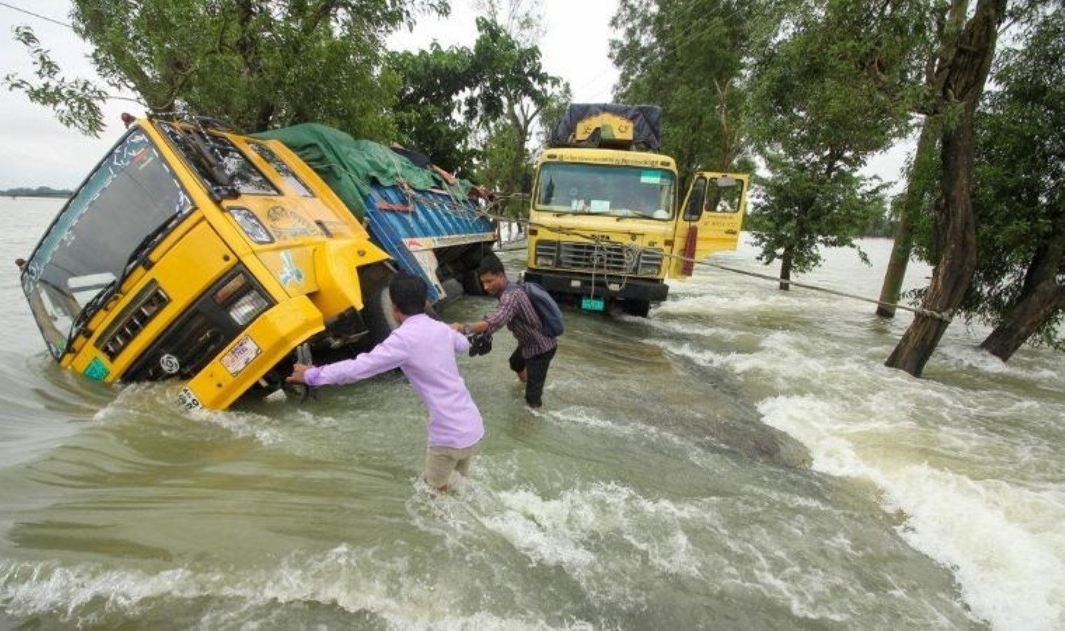 Tam 90 ölü: O ülkede aşırı yağışlar can almaya devam ediyor