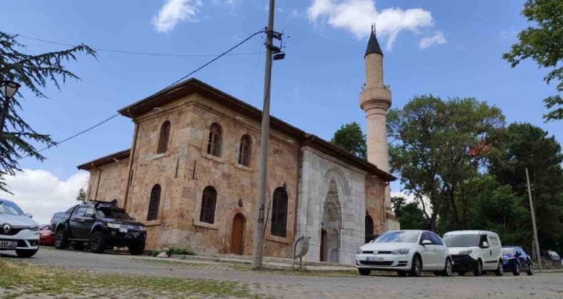 Tarihi kazıların yapıldığı Kalehöyük, otopark alanına döndü