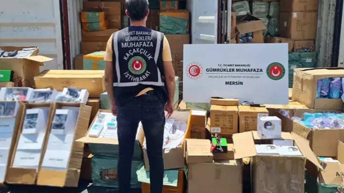 Ticaret Bakanlığı: Mersin ve İstanbul’da 521,1 milyon liralık kaçak eşya ele geçirildi