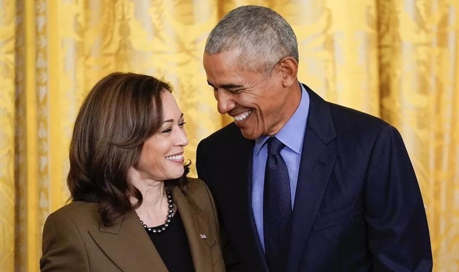 Trump’ın sözcüsünden Obama iddiası: Kamala Harris’i hedef aldı