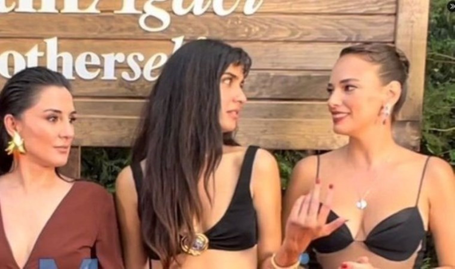 Tuba Büyüküstün ve Seda Bakan’dan ortak paylaşım