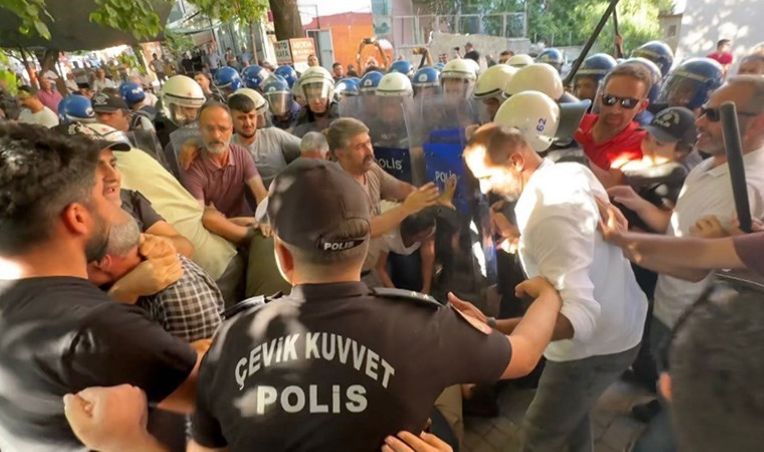 Tunceli’de sınır ötesi operasyon protestosuna 1 gözaltı
