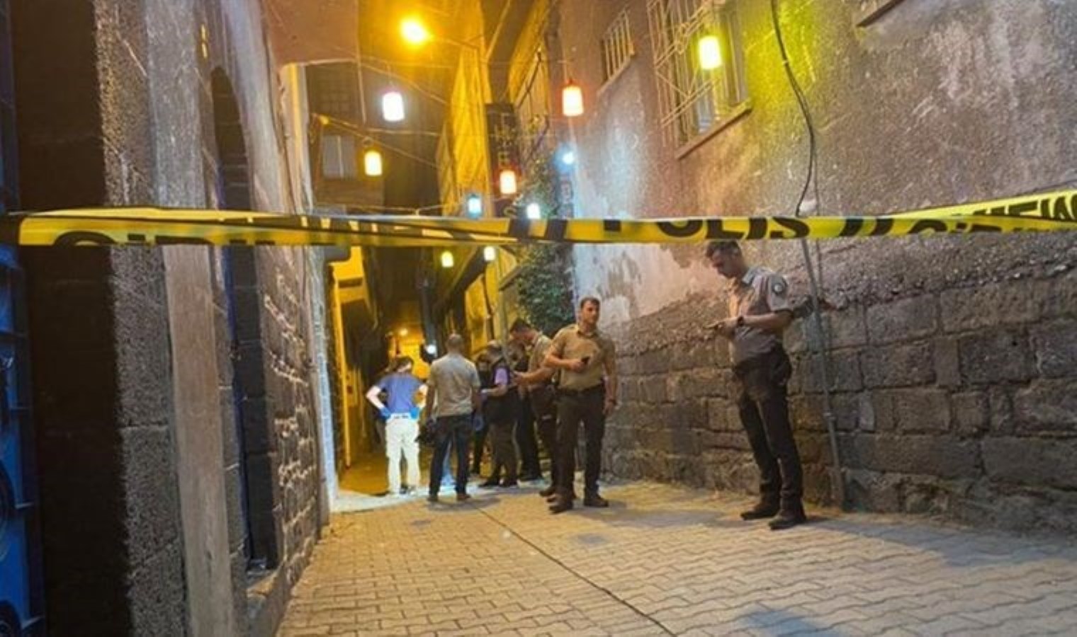 Türkan Elçi’ye ait mekan da aralarında: Diyarbakır’da kafelere saldırı