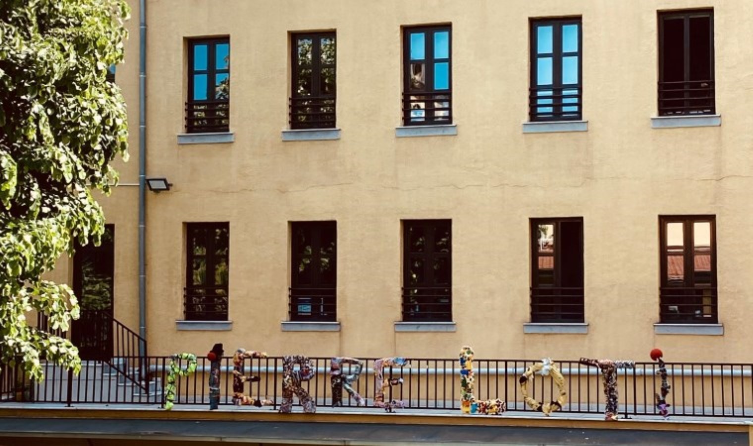 Türkiye ve Fransa arasındaki okul krizinin temelinde hangi sorunlar var?