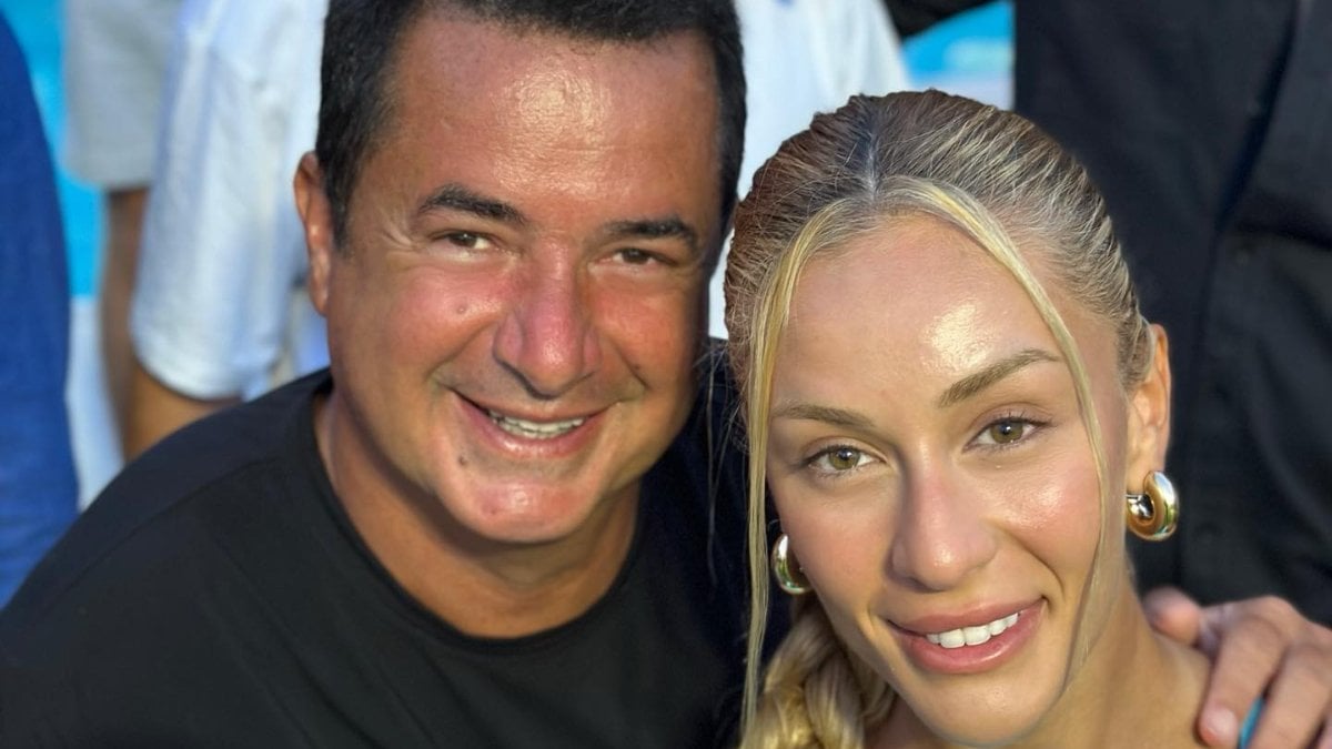 Ünlü televizyoncu Acun Ilıcalı ezber bozdu! Sevgilisi Çağla Altunkaya’nın doğum günü için beyaz gömlek giydi