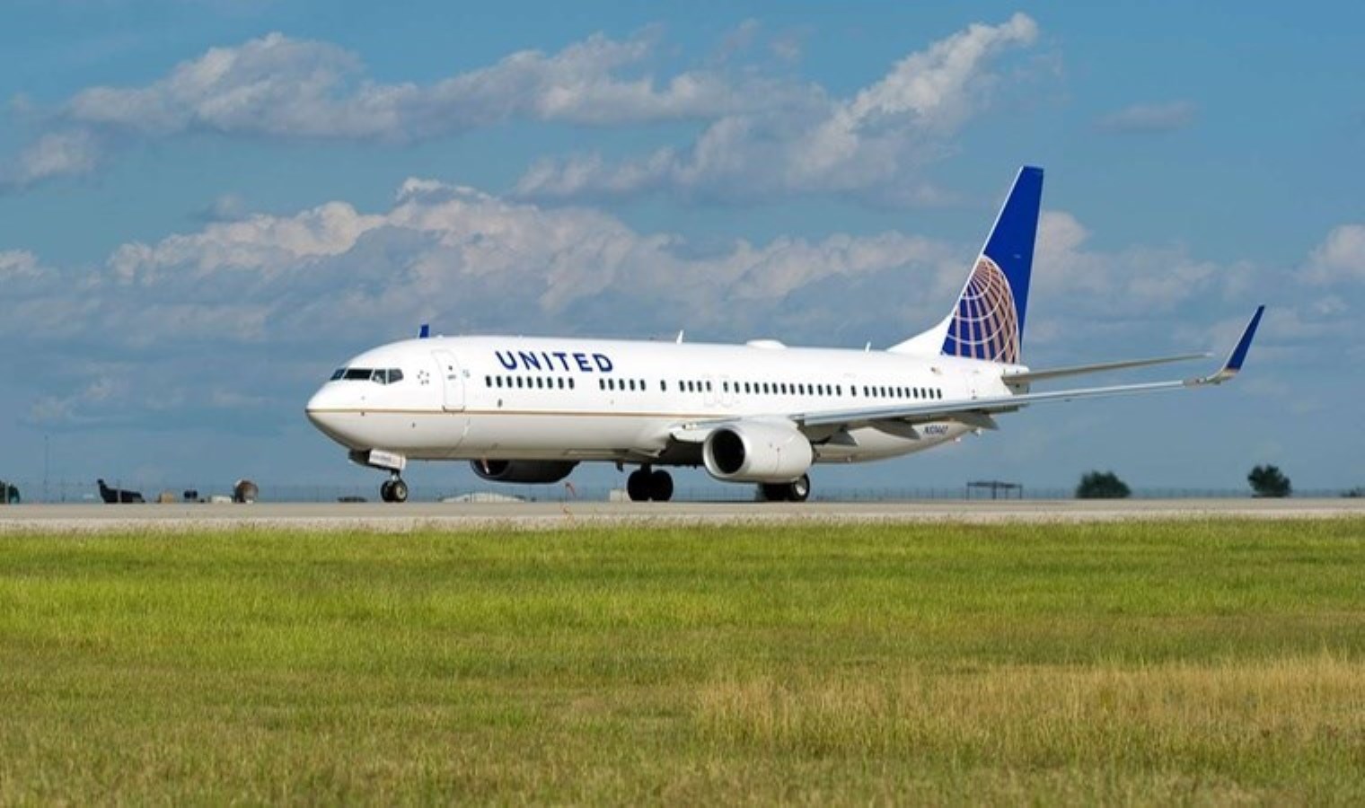 Yolcu uçağı, ‘biyolojik tehlike’ nedeniyle acil iniş yaptı