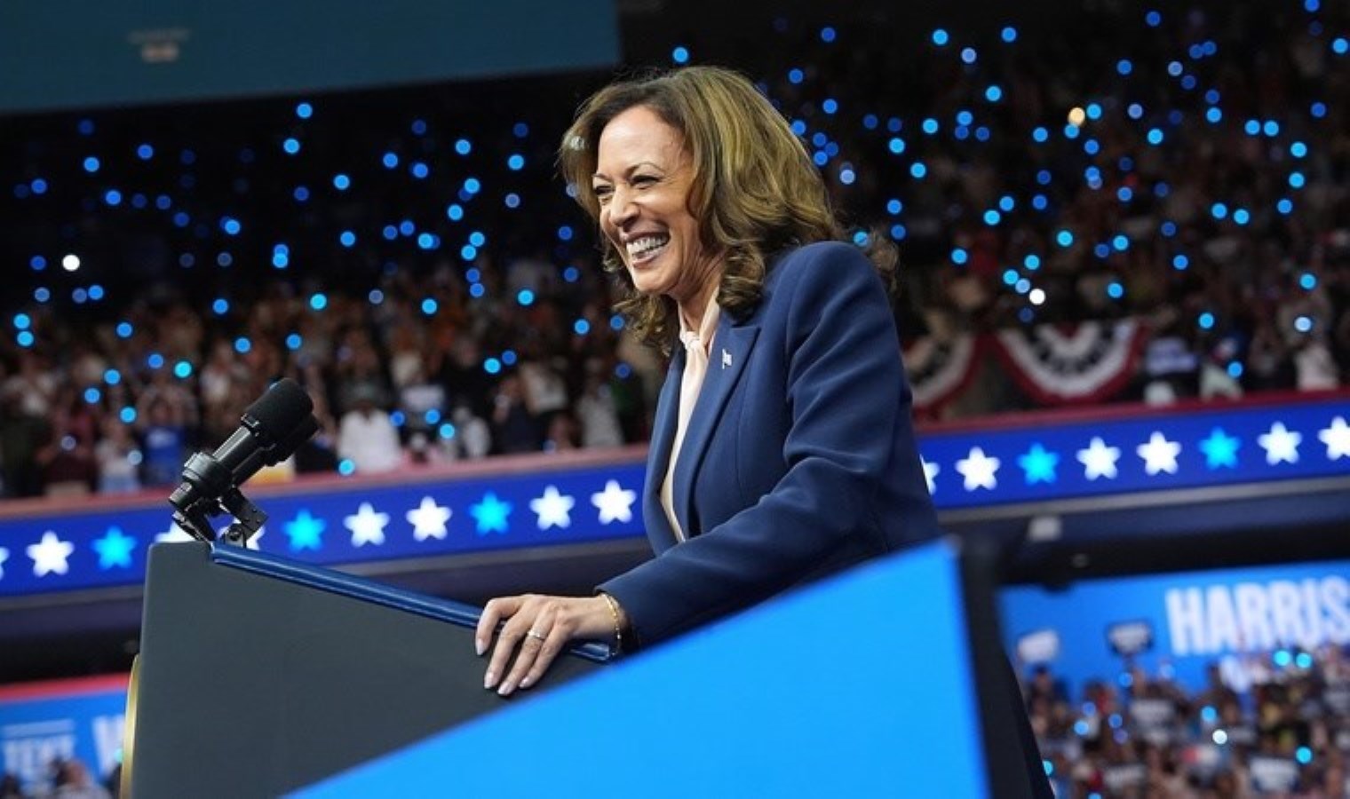 2024 Başkanlık Seçimleri: Kamala Harris ve Tim Walz’ın Ortak Mitingi