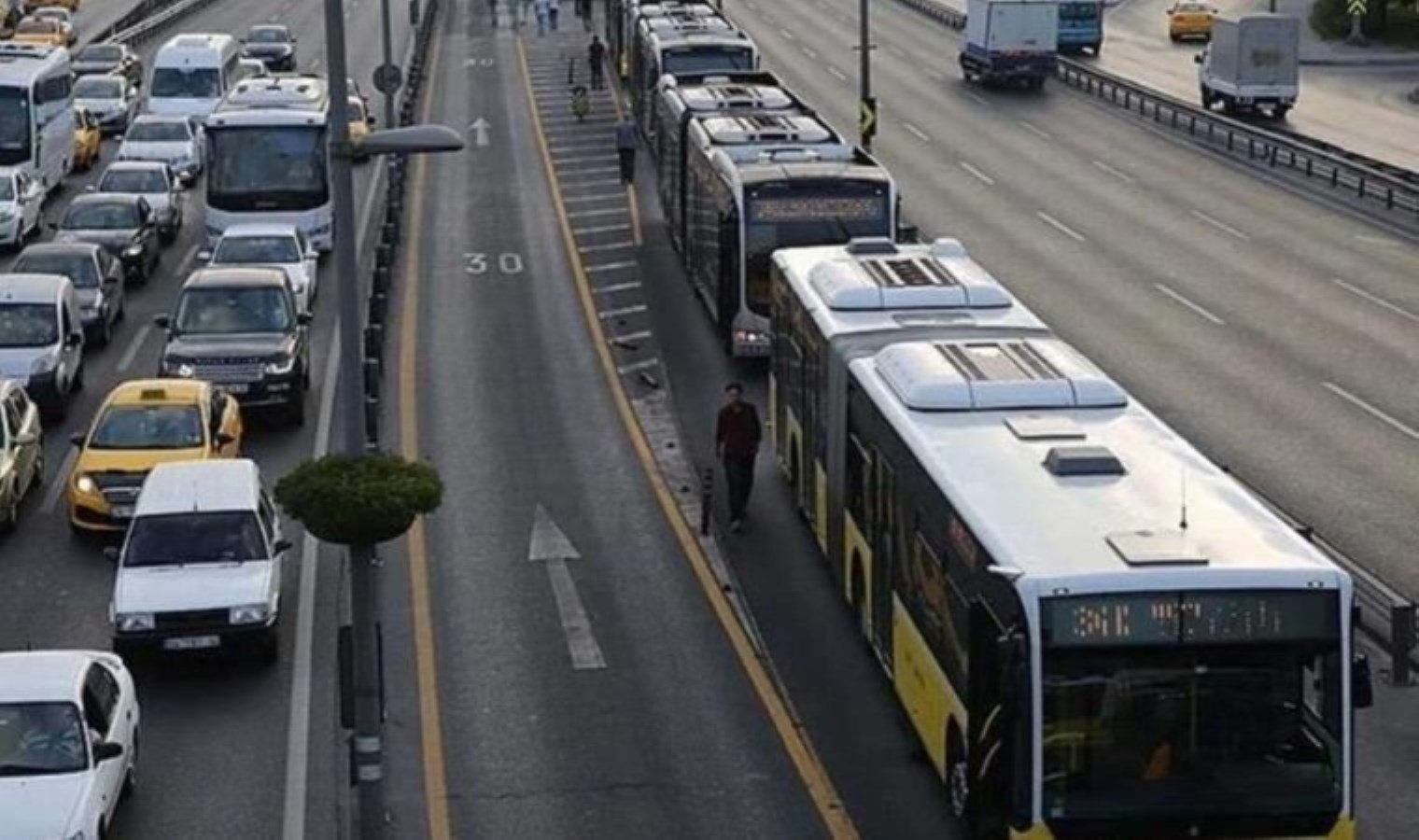 30 Ağustos İstanbul’da toplu taşıma ücretsiz mi? 30 Ağustos’ta metrobüs, metro, Marmaray, vapur, otobüs bedava mı?