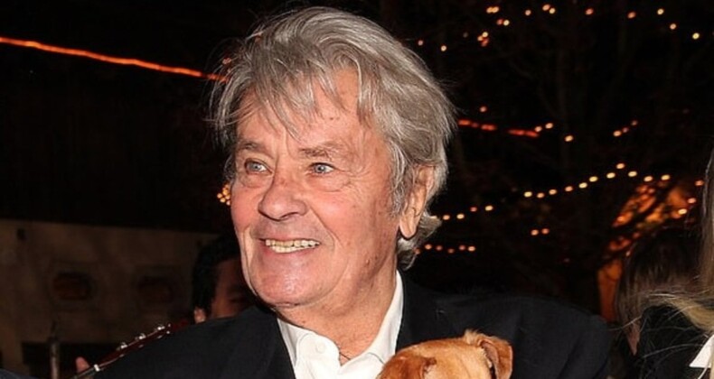 Alain Delon’un ailesi, vasiyetini reddetti: Köpeğiyle gömülmeyecek