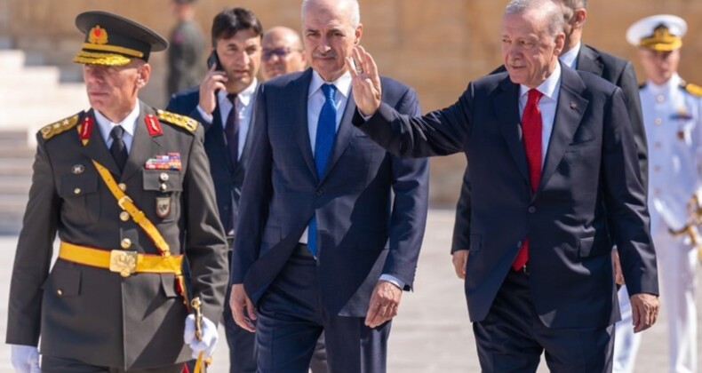 Anıtkabir’de yine Erdoğan sloganları: Bu kez kısa sürdü