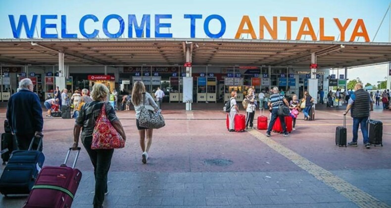 Antalya’ya gelen turist sayısı 9 milyonu aştı: İlk sırada hangi ülke var?