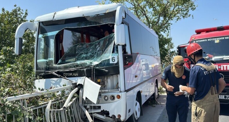 Arnavutköy’de şehir hastanesi çalışanlarını taşıyan servis kazaya karıştı: 5 emekçi yaralı