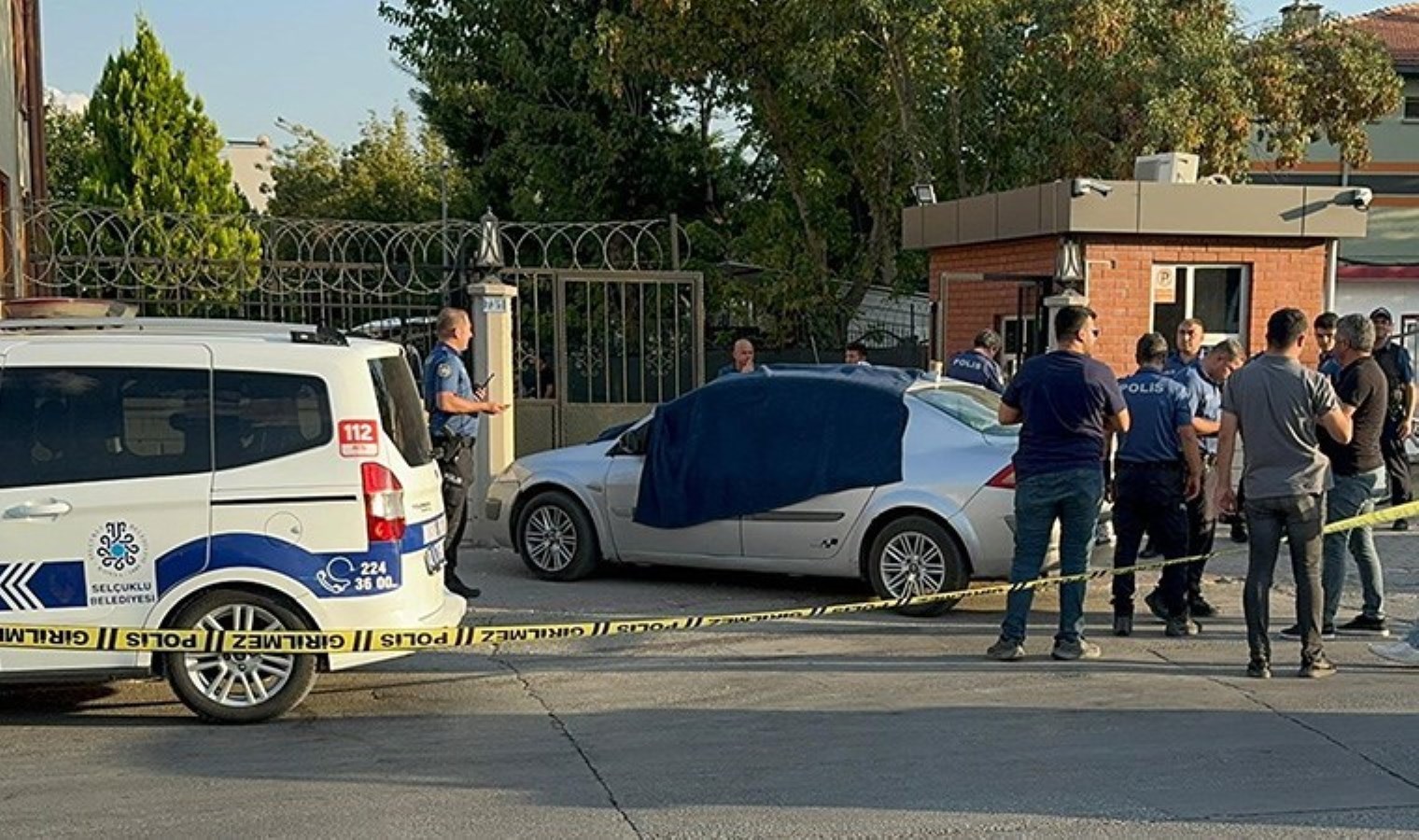 Bayanı katletti: Cesediyle birlikte teslim olmaya gitti