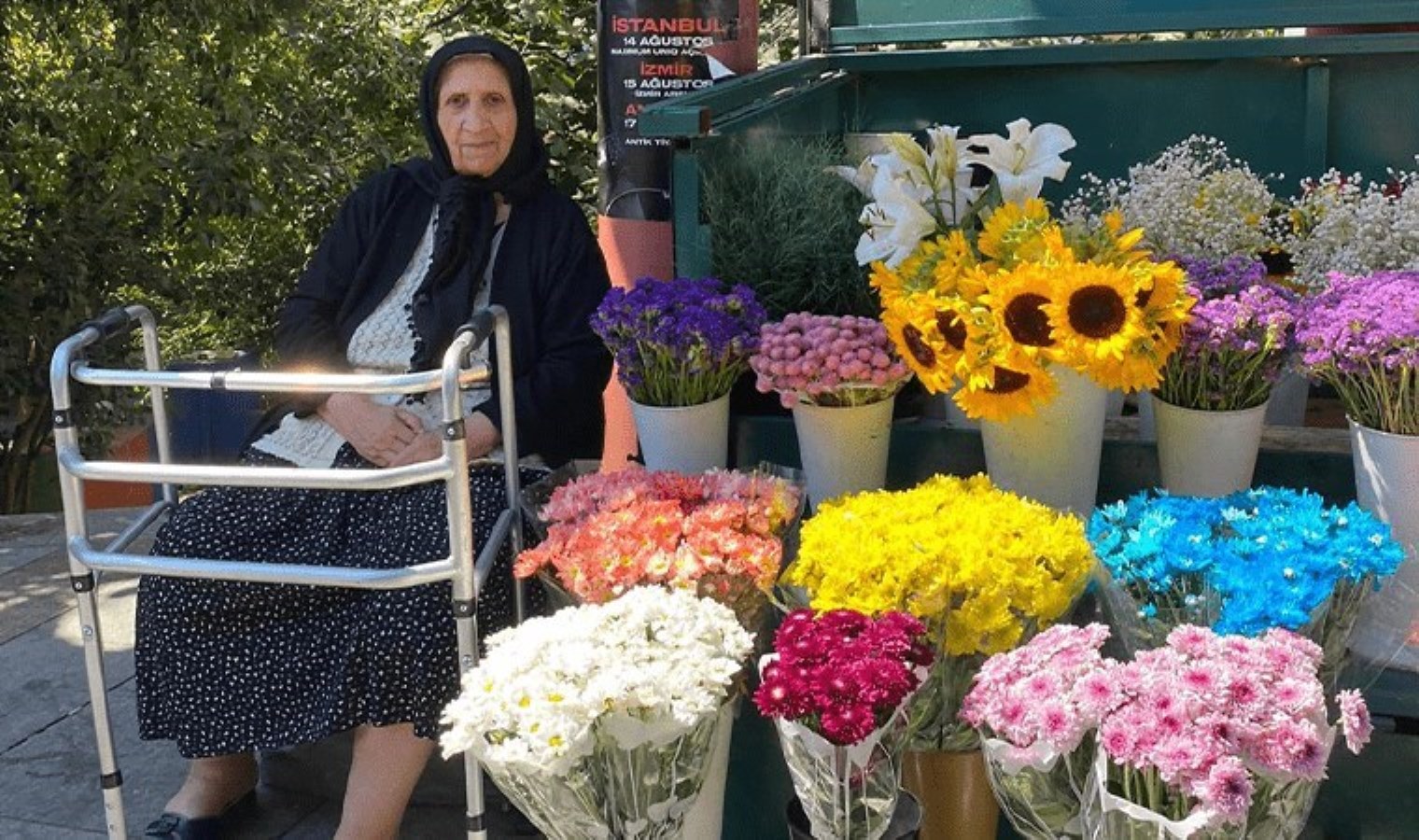 Beyoğlu Gümüşsuyu’ndaki çiçekçi tezgahlarının kaldırılma kararına mahalleliden reaksiyon