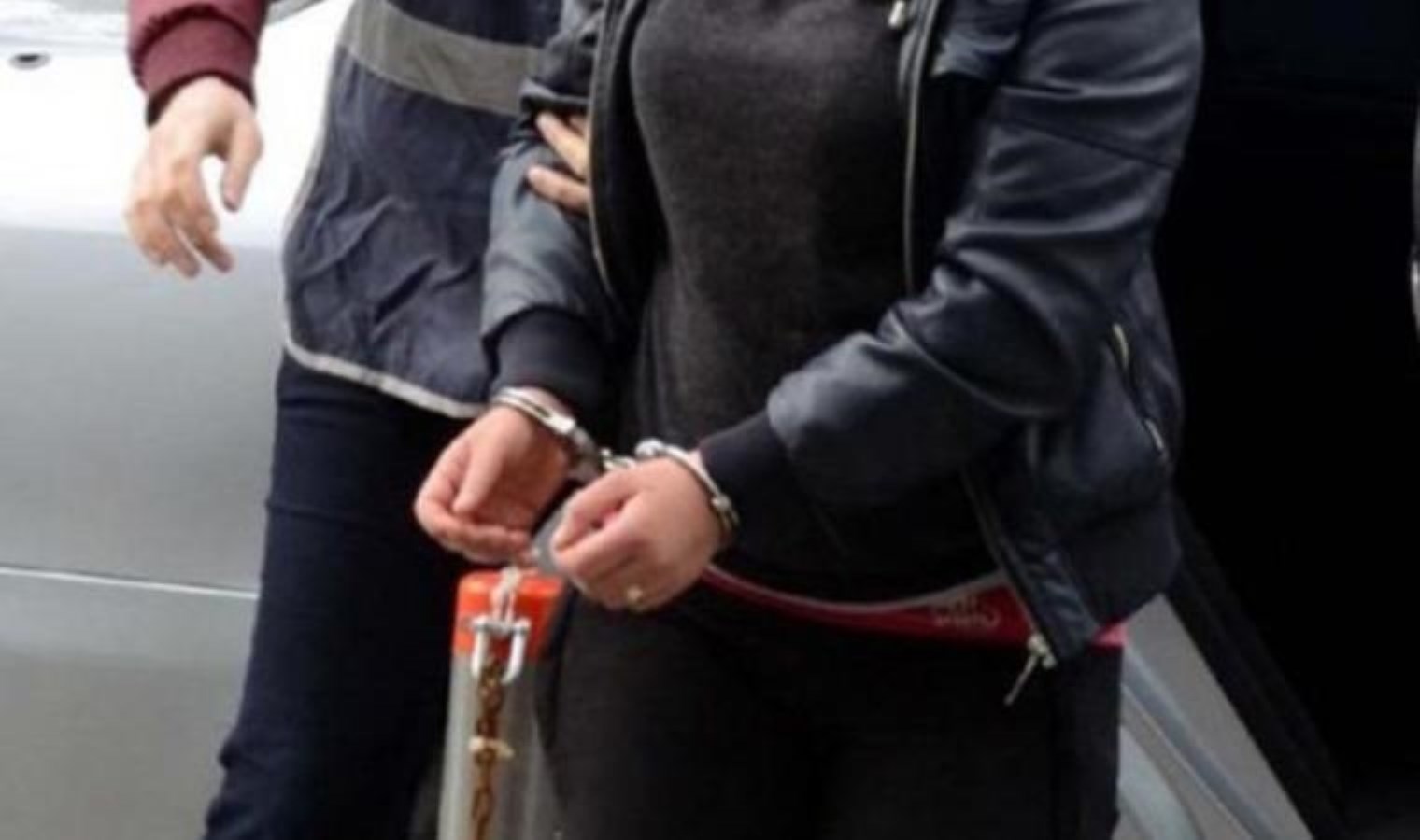 Beyoğlu’nda turistin çantasını çalan 3 bayan yakalandı: Hırsızlık hatasından 368 kayıtları olduğu ortaya çıktı