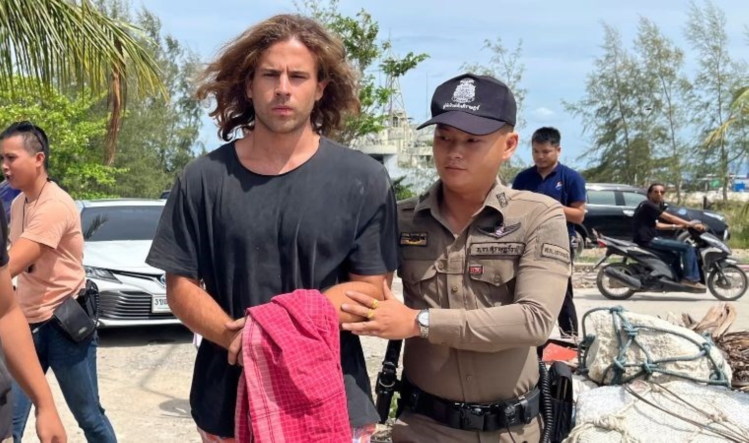 Bir plastik cerrahın cesedini parçalara ayırdı… Ünlü oyuncunun oğlu ömür boyu hapis cezası aldı!