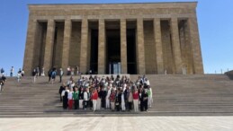 CHP Kadın Kolları Genel Başkanı Asu Kaya, 81 ilin liderleriyle Anıtkabir’i ziyaret etti…