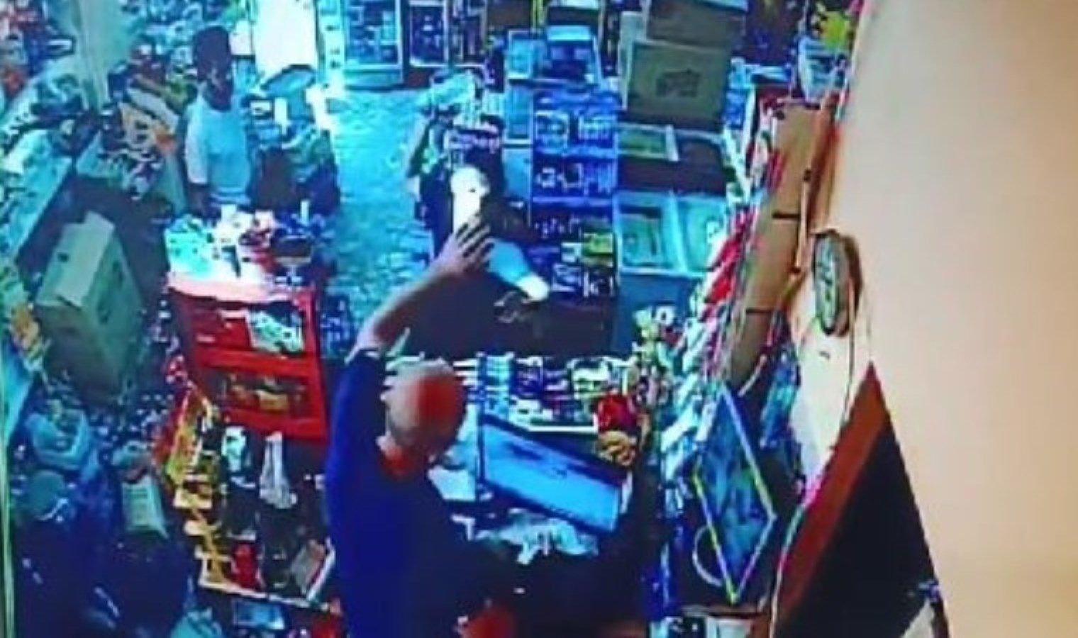 Çorlu’da Bakkal Esnafına Saldırı: Tüp Fırlatıldı