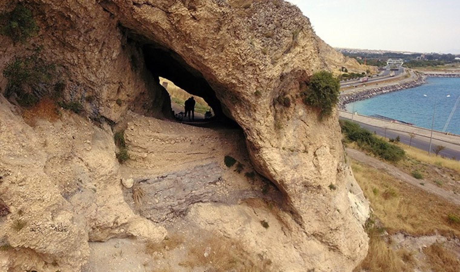 Delikli Mağara hafriyatında 5 bin yıllık nesneler bulundu