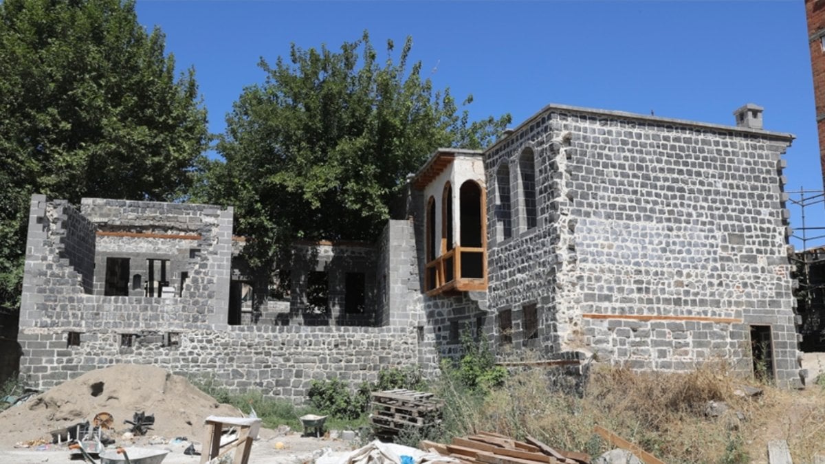 Diyarbakır’da Tarihi Evlerin Restorasyonu Devam Ediyor