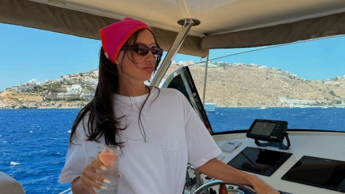 Doktorlar’ın Ela’sı Yasemin Özilhan teknesinden paylaşım yaptı! İkram masasına yorum yağdı