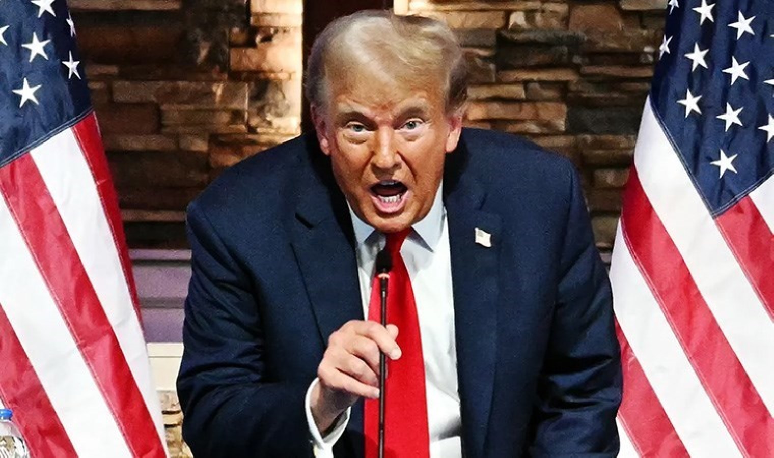 Donald Trump’ın X Platformunda Yeniden Aktif Olması ve Elon Musk ile Röportaj