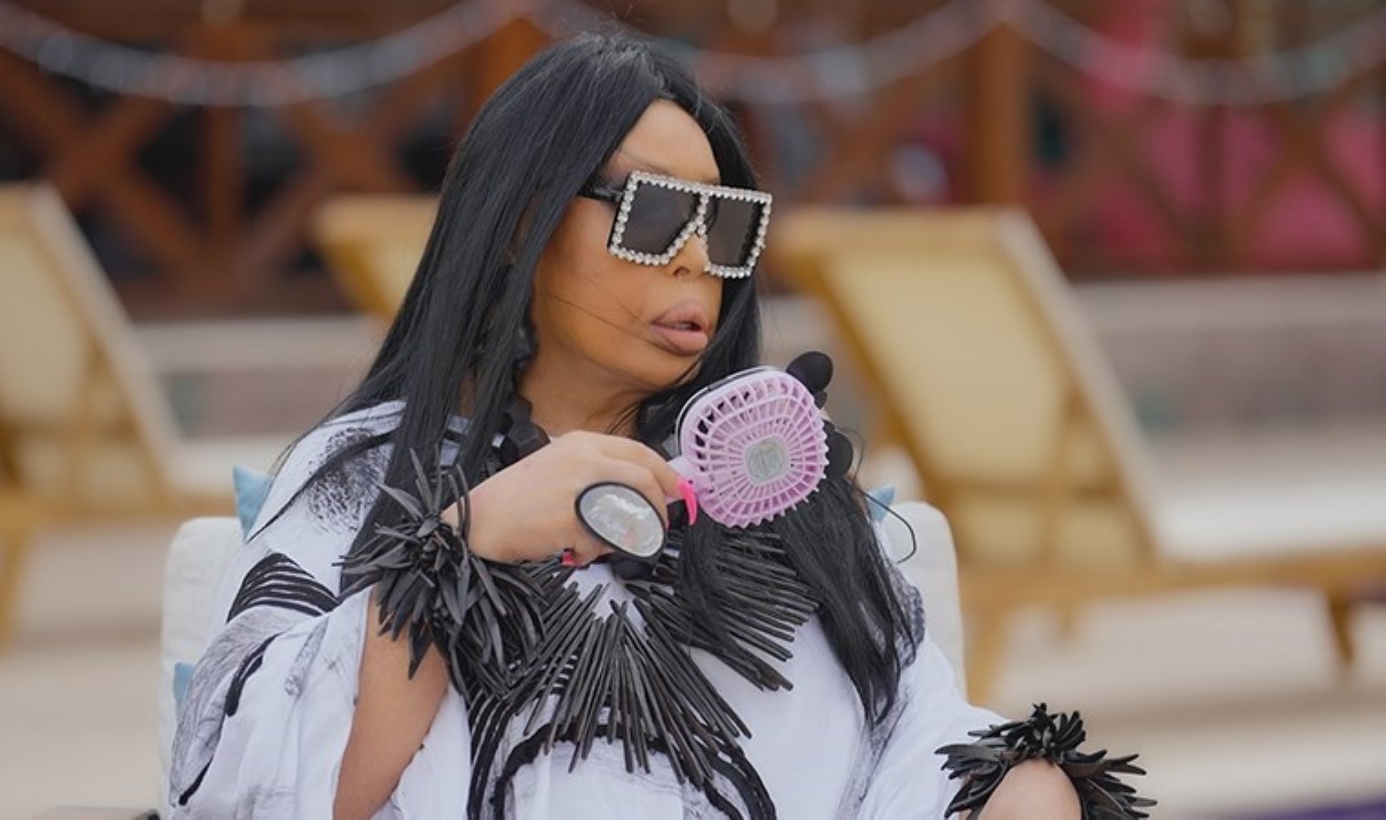 ‘Dünya Güzellerim’le gündemdeydi, Bülent Ersoy’dan sevenlerine tavsiye: ‘Kazandığınızı yiyin!’