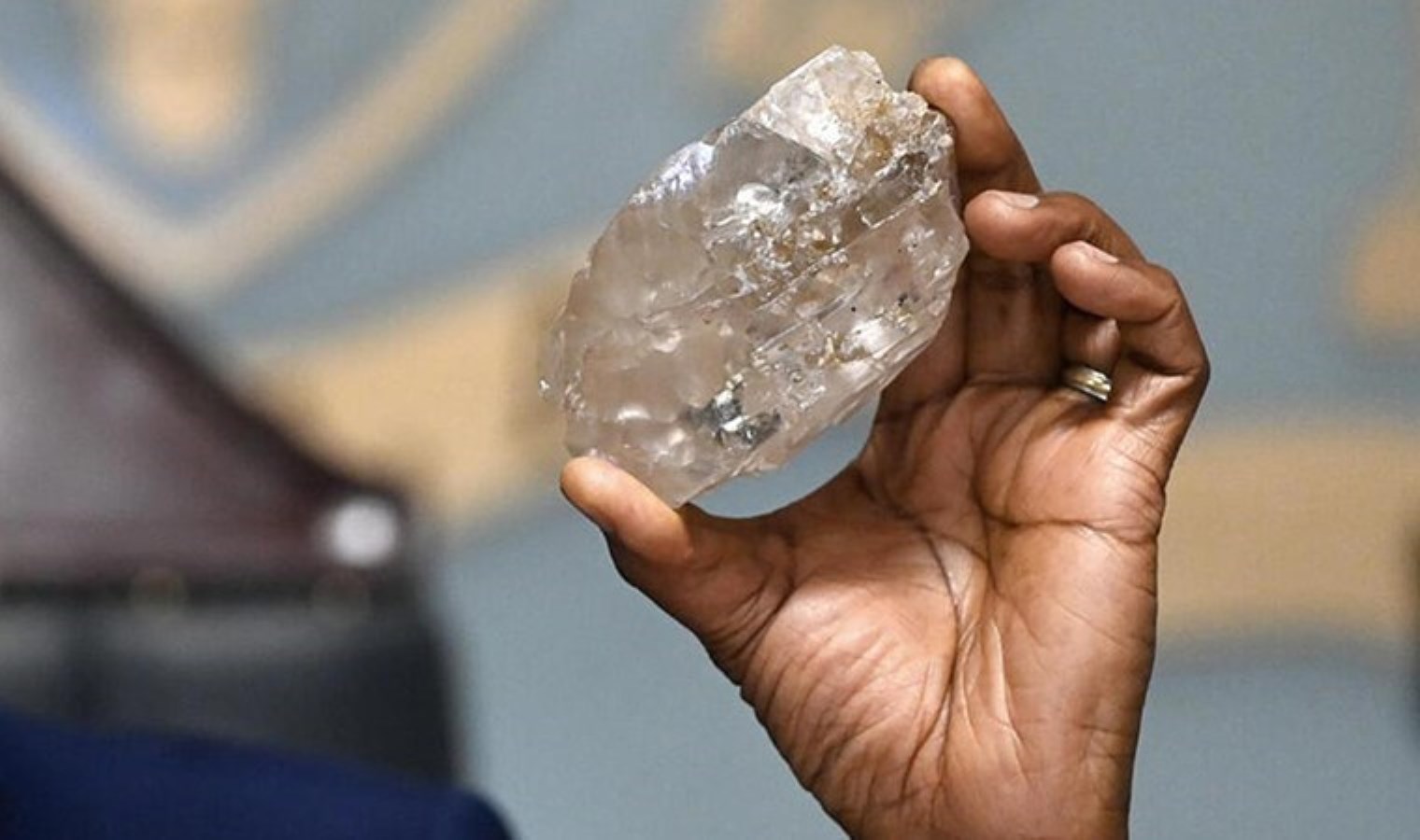 Dünyanın en büyük ikinci elması Botsvana’da bulundu