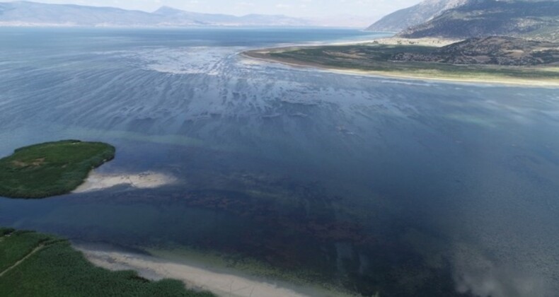 Eğirdir Gölü’nün bölünmesine 1,2 kilometre kaldı