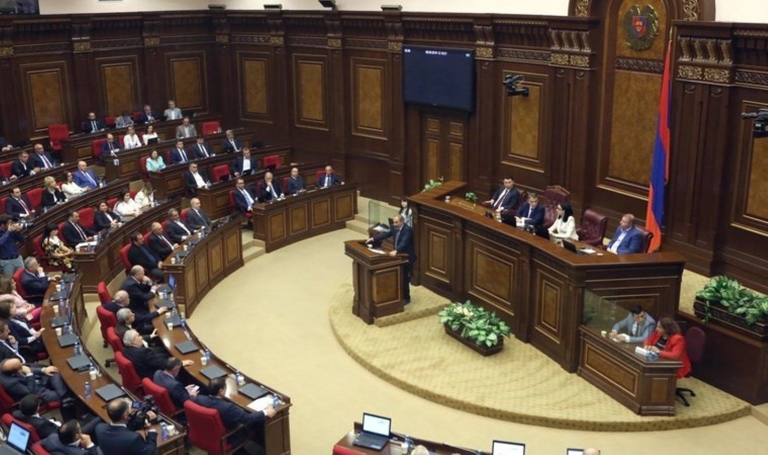 Ermenistan’da anayasa referandumu: Tarih açıklandı