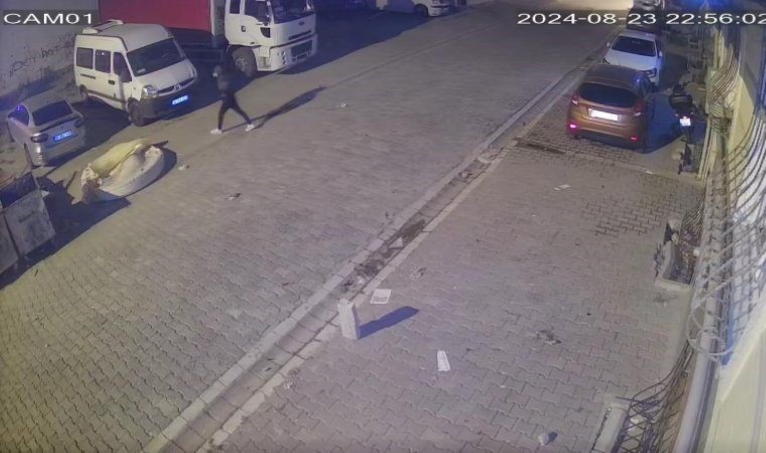 Esenyurt’ta erkek şiddeti… Boşanma aşamasındaki eşinin evine 2. kez saldırdı