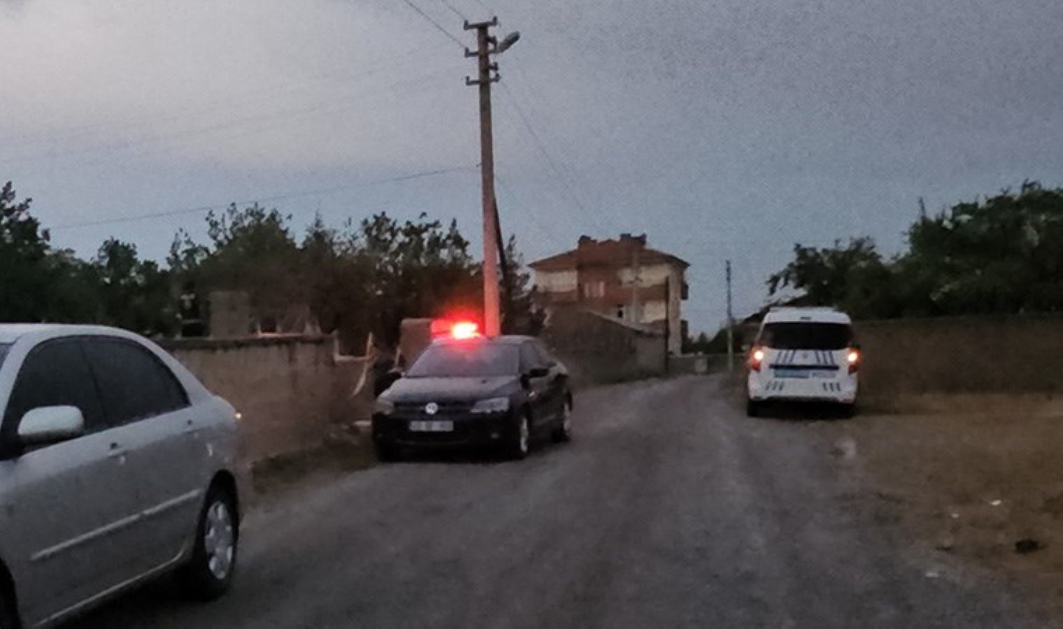 ‘Eşine tüfekle ateş etmek isteyen’ erkek, araya giren 5 yaşındaki kızını öldürdü!